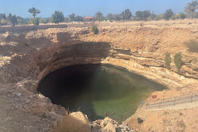 5-Days Private Oman Tour – Mountains, Deserts & Coastline - Day 5: Nizwa Fort, Al Hamra, and Jebel Shams