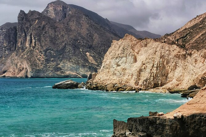 8 Hours of Salalah Best: East & West Private Tour - Finding frankincense trees in the valleys