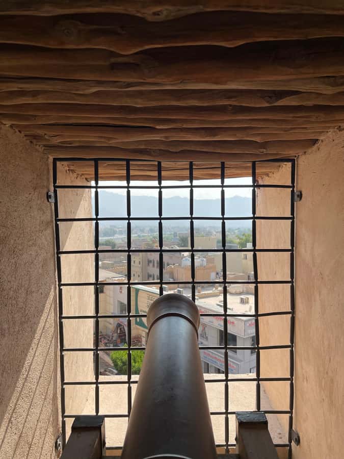 AMOUAGE: Full Day Private Trip to Nizwa and Al Jabal Akhdar - The private vehicle and guide make a difference