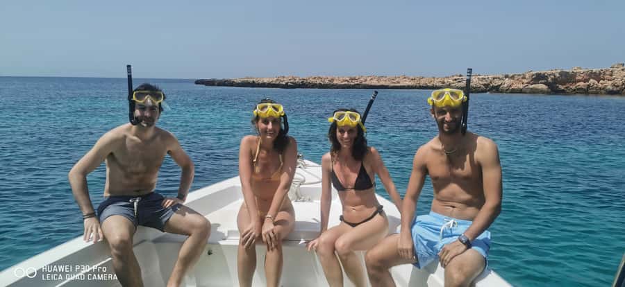Daymaniyat Island: Snorkelling Tour with Tasty Lunch - Turtles, rays, sharks, and the luck of the day