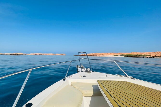 Daymaniyat Islands Snorkeling 2 different snorkeling sites and Lunch included - The 8 a.m. meeting at Al Mouj Marina