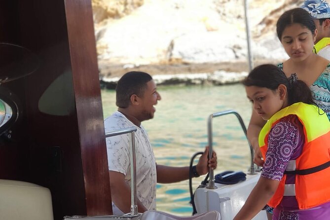 Daymaniyat Islands Snorkeling 2 different snorkeling sites and Lunch included - Marine life: what you may actually see