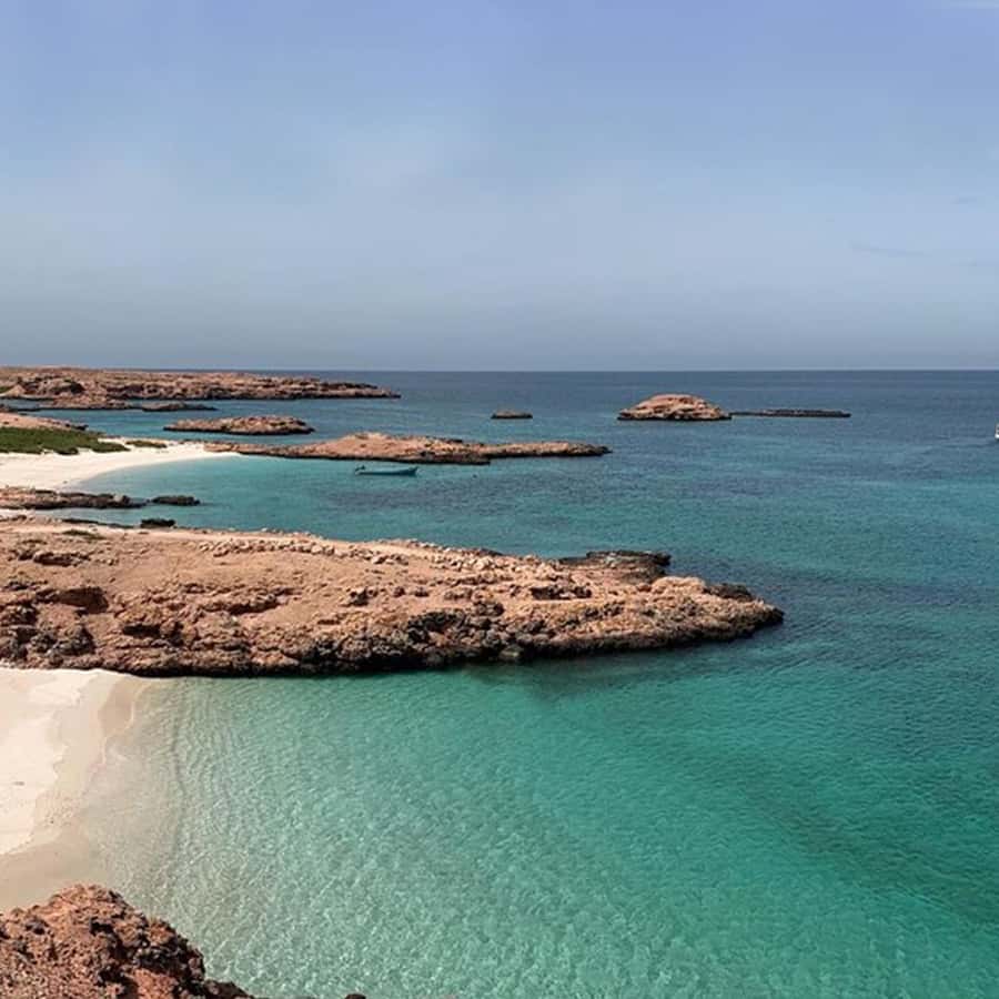 Daymaniyat Islands Snorkeling with Picnic Lunch - Kayaking, paddleboarding, and a walk ashore