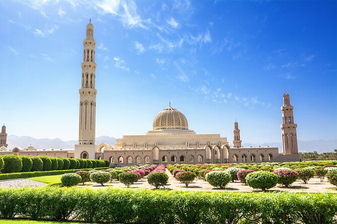 Discover Muscat: Group City Tour - Sultan Qaboos Grand Mosque: the tour’s visual centerpiece