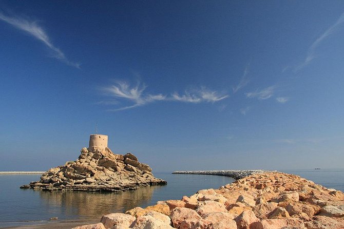 Discover the South and Wadi Shab from Muscat - Transport, guides, and the audio commentary