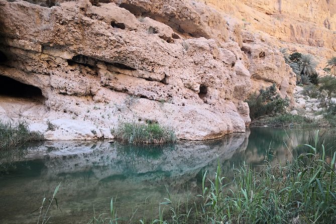 East Coast and Wadi Shab tour - Qalhat adds an ancient coastal chapter