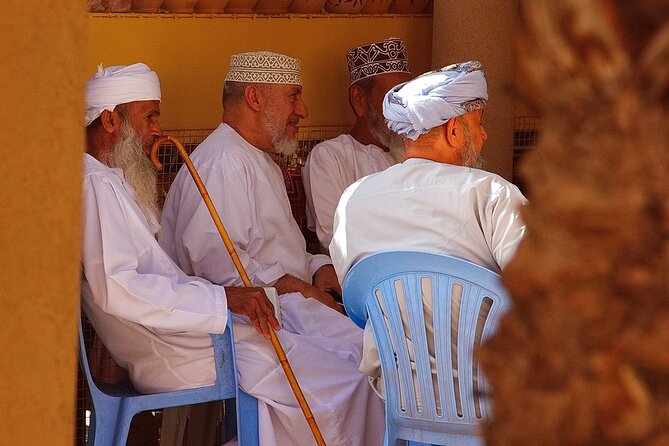 Enjoy the beauty of Fanja, Samail، Izki & Nizwa on a special trip - Birkat Al Mouz brings palms, water, and ruins together