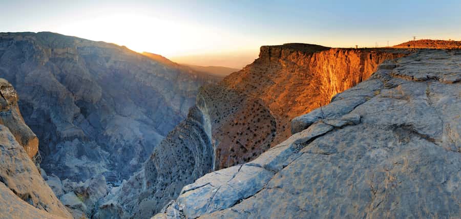 From Muscat: Nizwa & Al Hamra with Jebel Shams Night Stay - Walking among Al Hamra’s mud-brick homes