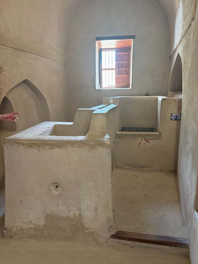 From Muscat: Nizwa and Jebel Shams Day Trip - Lunch and the taste of inland Oman