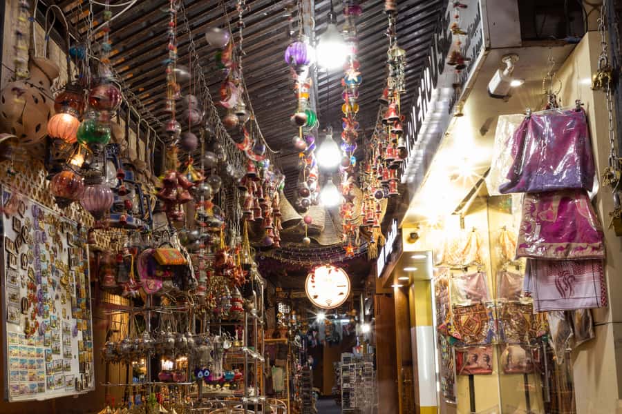 From Muscat: Nizwa Guided Tour with Optional Overnight Stay - Clothing, timing, and practical planning