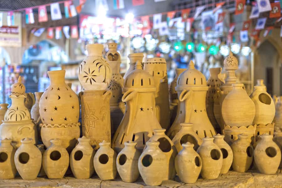From Muscat: Nizwa Guided Tour with Optional Overnight Stay - Nizwa Fort at the changing light