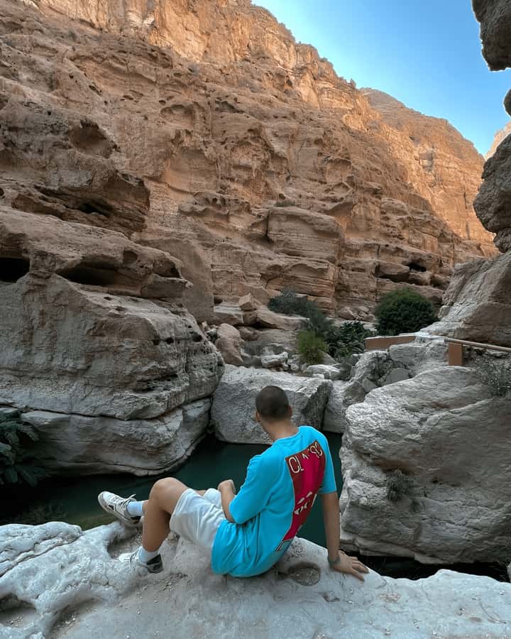 From Muscat: Wadi Shab & Bimmah Sinkhole Full-Day Tour - Bimmah Sinkhole gives you a gentler final stop