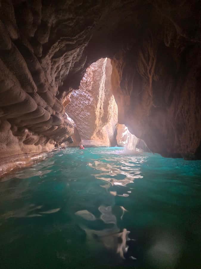 From Muscat: Wadi Shab Expedition - Swimming to the cave and waterfall