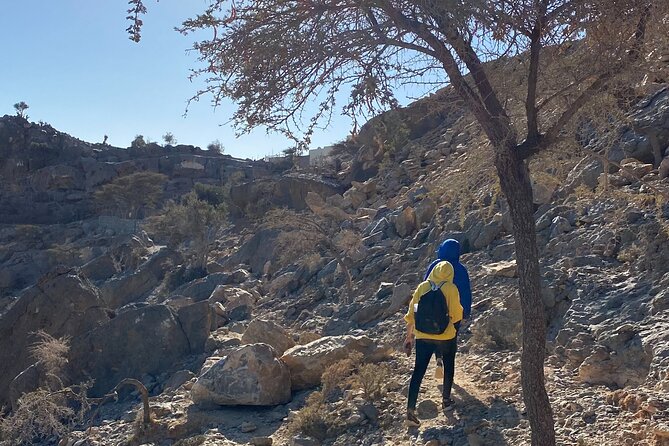 Full Day Guided Tour to Balcony Walk and Hidden Lake With Pickup Included - The three-hour journey from Muscat