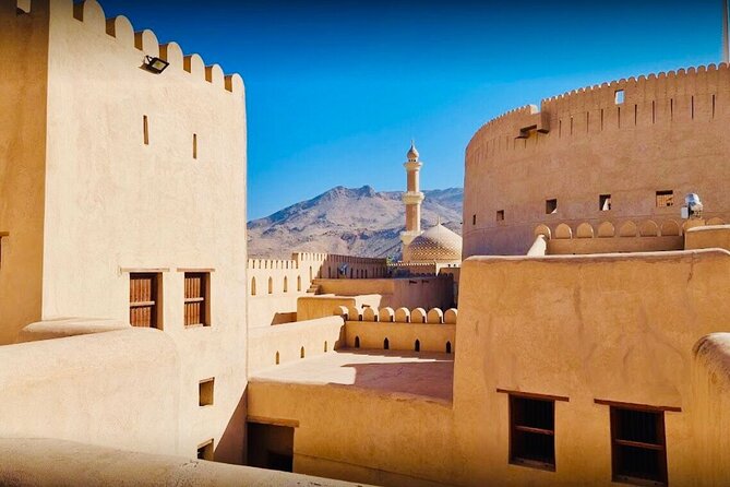 Full-Day Nizwa Fort, Bahla Fort and Jabreen Castle Private Tour - What the private 4WD adds