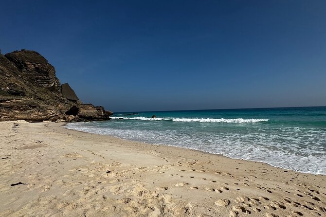 Full-Day Private Salalah West Tour with Lunch - Fazayah Beach and the road over Jebel Qamar
