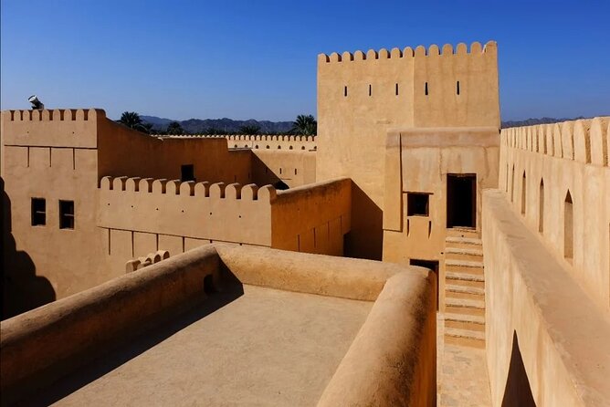 Full-day private tour- Nizwa and Jabal Akhdar - The climb toward Jabal Akhdar