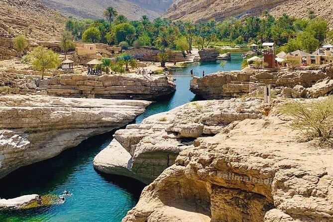Full-Day Private Tour of Wahiba Sands Desert and Wadi Bani Khalid - Entering the red and gold sands of Wahiba