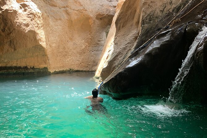 Full Day Private Tour to Wadi Shab and Bimmah Sinkhole - Guide quality makes the difference