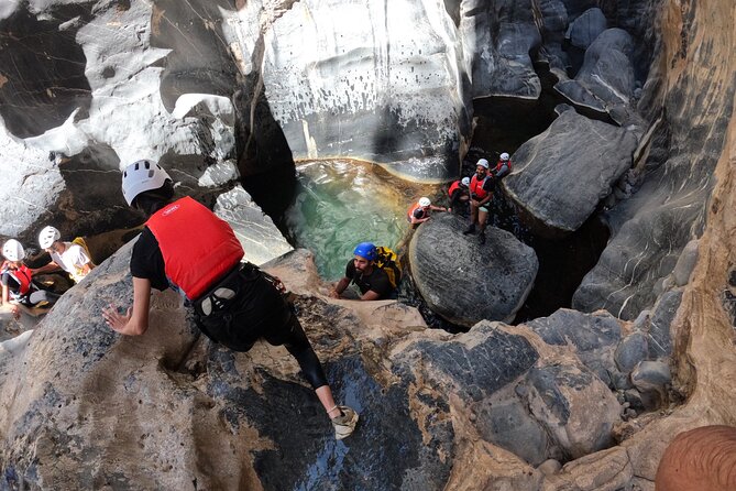 Full Day - Snake Canyon Adventure Tour in Jebel Shams region - Swimming, jumps, boulders, and caves