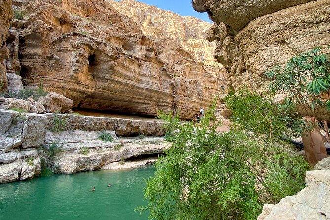 Full-Day Wadi Shab and Bimmah Sinkhole Tour - Swimming Through the Keyhole Cave