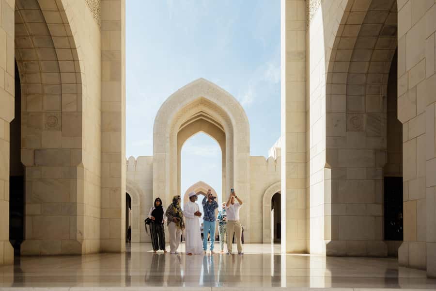 Guided Walking Tour of Sultan Qaboos Grand Mosque in Muscat - Why the Sultan Qaboos Grand Mosque deserves an hour