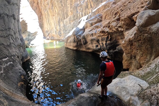 Half Day - Snake Canyon Adventure Tour in Jebel Shams - Snacks, water, and what is included