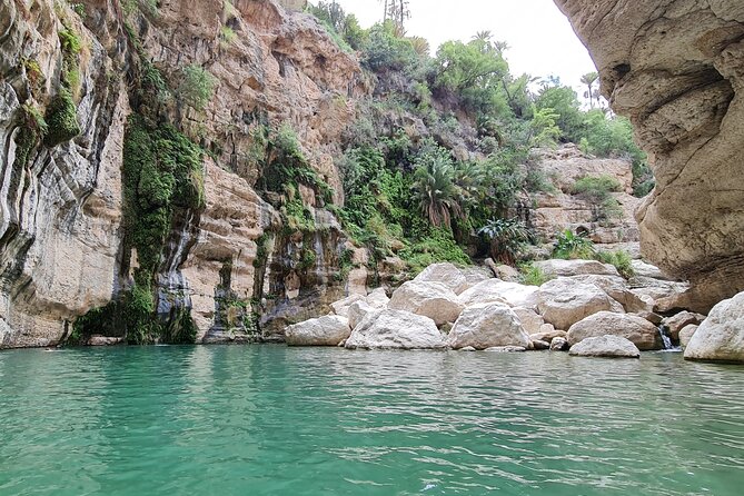 Hidden Gems of Oman: Sinkhole, Fins Beach & Wadi Tiwi Adventure - Wadi Shab is a short scenic pause