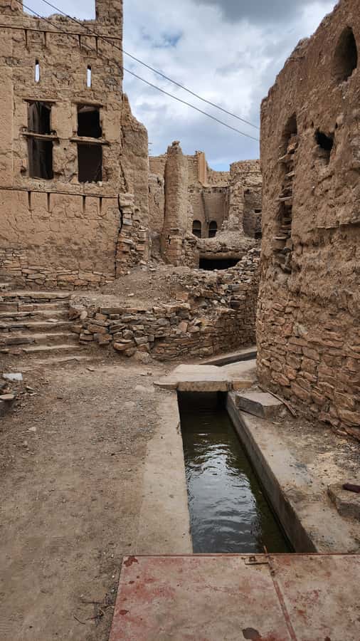 Historical City of Nizwa - The drive from Muscat to Nizwa
