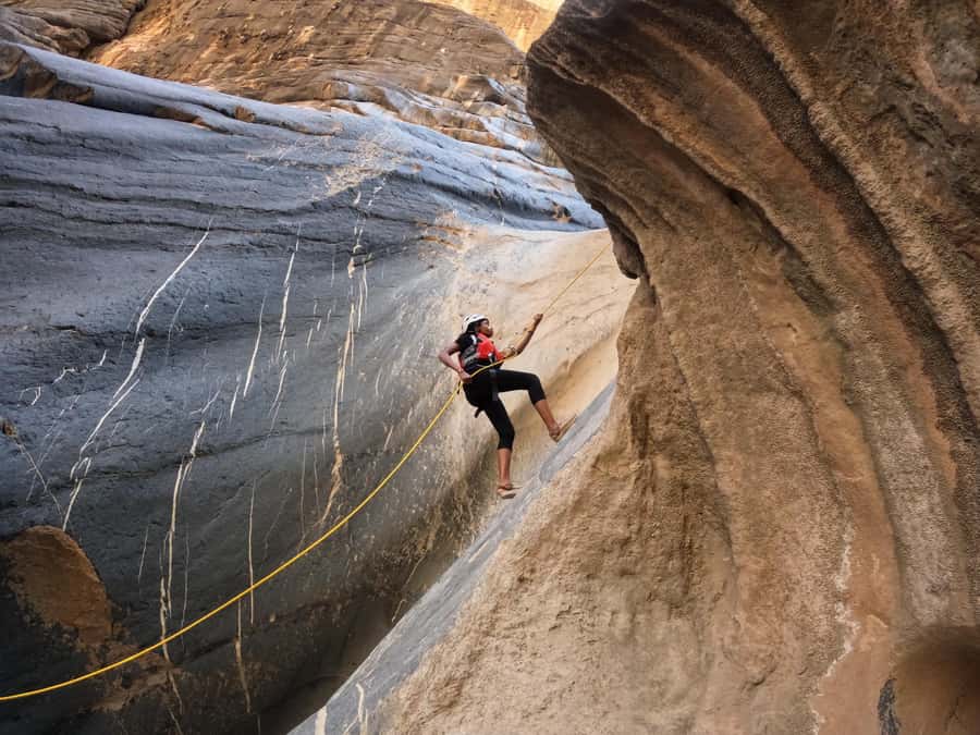 Jebel Shams: Full Day Adventure Tour through Snake Canyon - The long road to Bilad Sayt