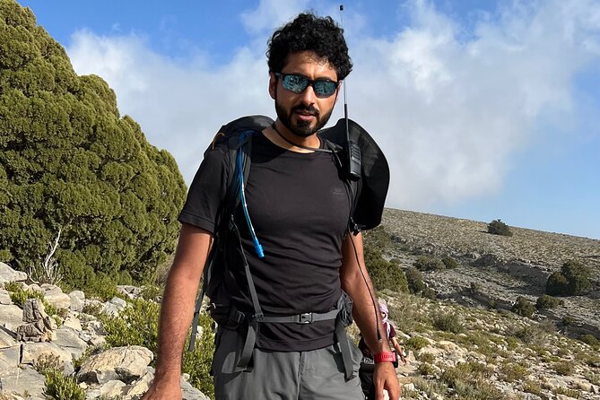 Jebel Shams summit W4 - Who should book this mountain challenge
