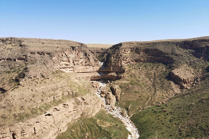 Mountain Tour - Darbat falls, Jebel Samhan, sinkholes, baobabs - Teeq Cave and the 211-meter Tawi Attair abyss