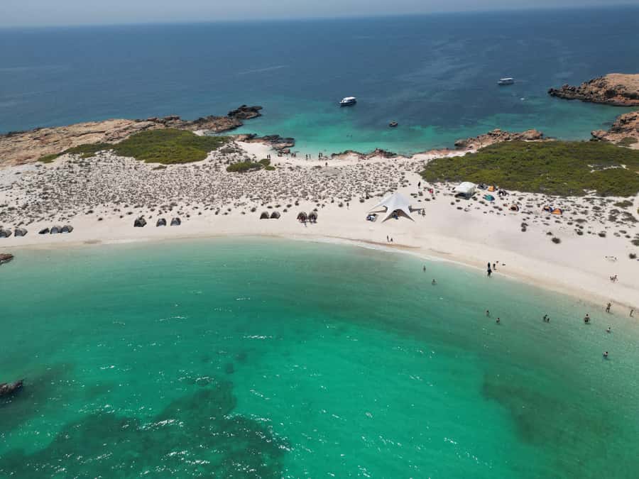 Muscat: Daymaniat Islands Snorkeling Trip with Brunch - The boat ride from Muscat to open water