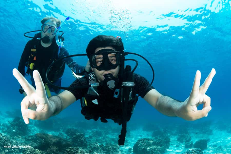 MUSCAT: Daymaniyat Island Snorkeling & Try-Dive + BBQ Lunch - A catamaran-style boat with room to breathe