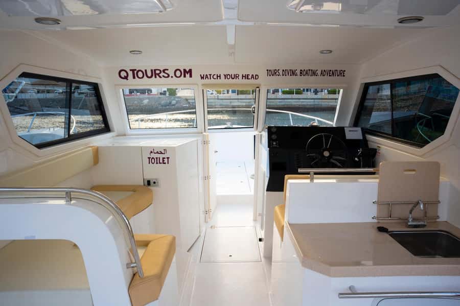 Muscat: Daymaniyat Islands Private Boat Tour with Snorkeling - What the $1,800 private price really means