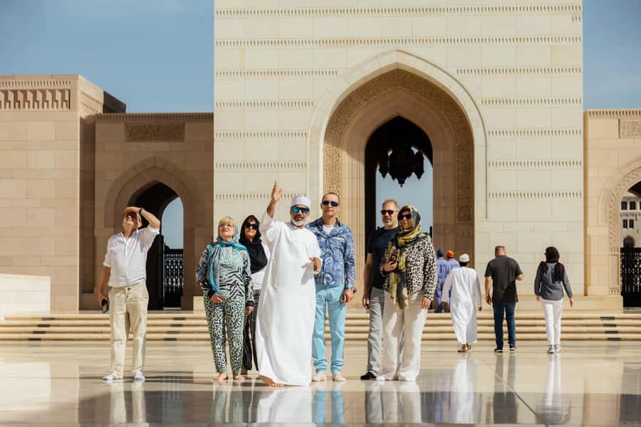 Muscat: Full-Day City Tour - Transport, pickup, and what the day feels like