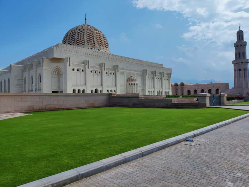 Muscat: Full-Day Private City Tour by luxury Car with Guide - Sultan Qaboos Grand Mosque and its enormous carpet