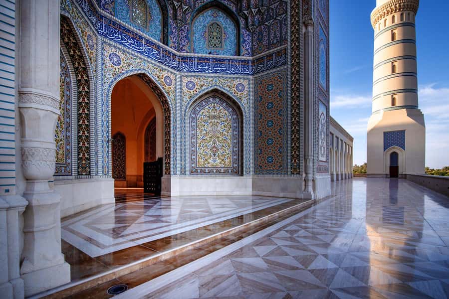 Muscat life and culture (private tour) - Sultan Qaboos Grand Mosque sets the tone