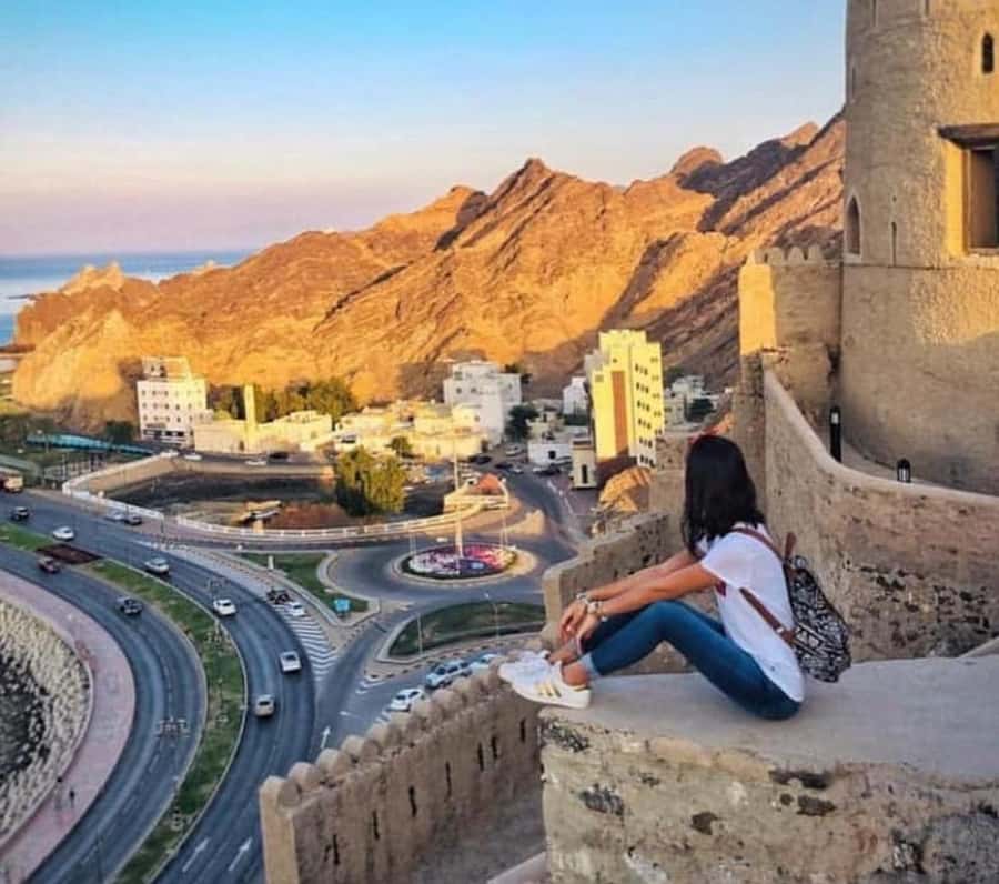 Muscat life and local culture city tour - The Omani snack stop is a small but useful touch