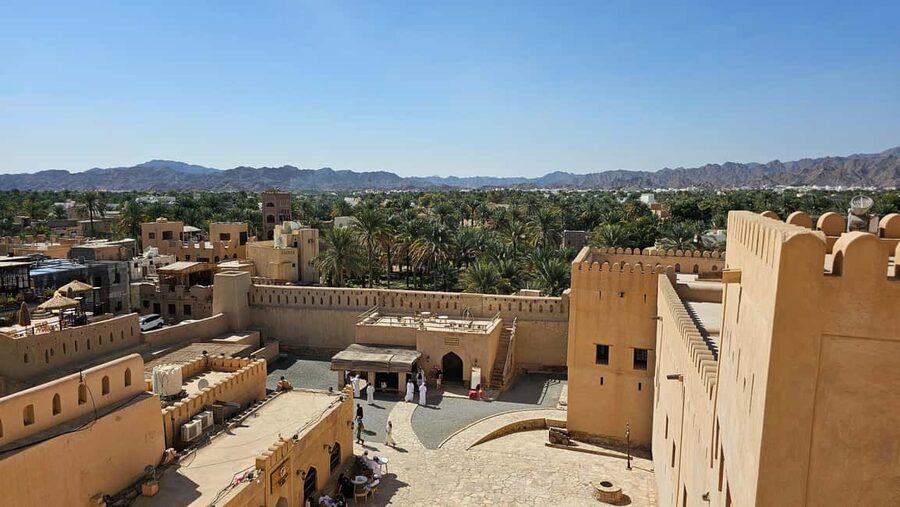 Muscat: Nizwa and Al Jabal Al Akhdar Private Tour with Lunch - Inside Nizwa Fort and the 1649 history