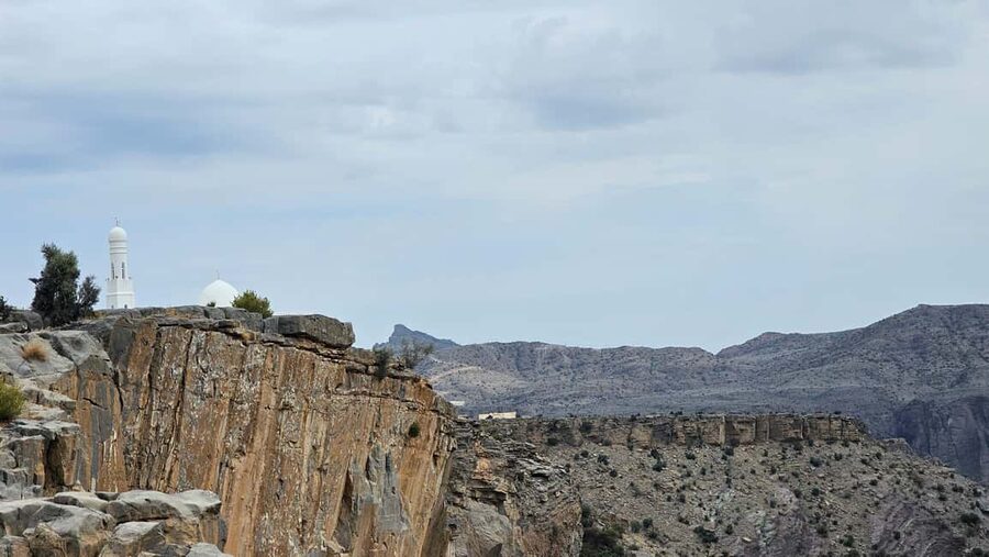 Muscat: Nizwa and Al Jabal Al Akhdar Private Tour with Lunch - Birkat Al Mouz photo stop