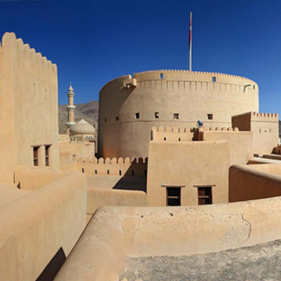 Muscat: Nizwa and Jabal Shams- Full Day Tour - Lunch in Nizwa, with room for local choices