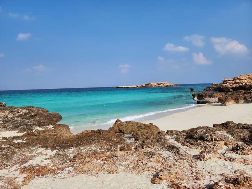 Muscat Oman: Snorkeling adventure to Daymaniyat Island - A beach break with kayaking and paddle boarding