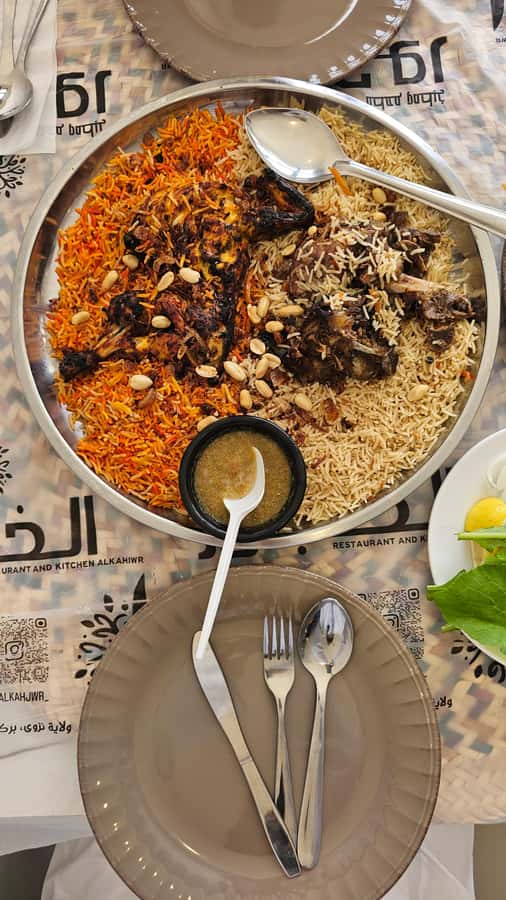 Muscat: Omani Food Tour with Shuwa & Halwa - Ginger tea, karak, and the Omani roadside routine