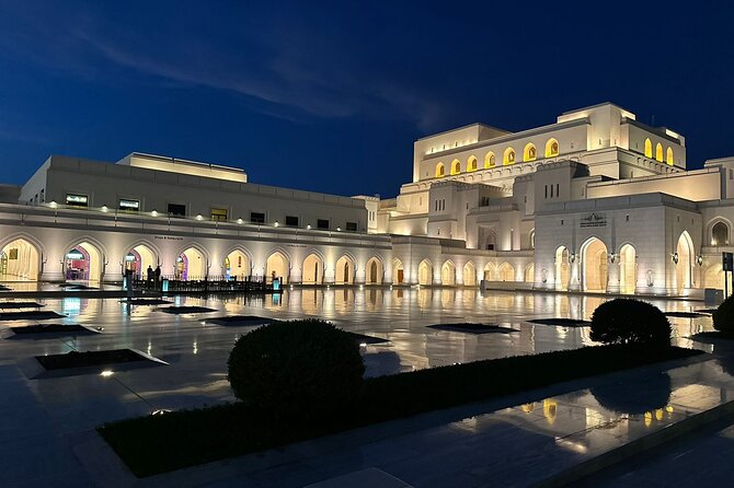 Muscat Private Evening City Tour with pickup from Hotels and Port - Mutrah Souq: the evening begins among covered lanes