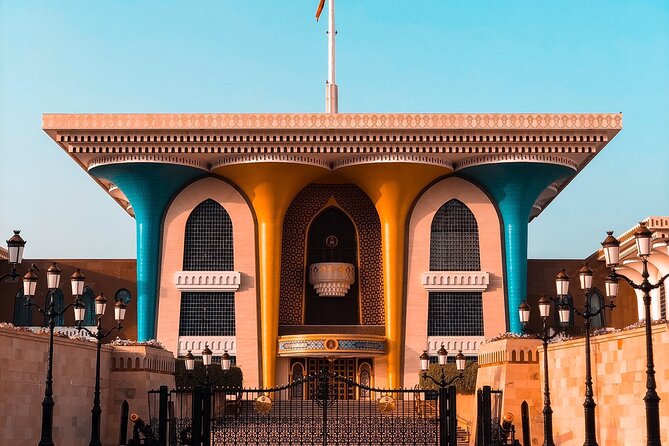 Muscat : Private morning tour with an Omani guide - Sultan Qaboos Grand Mosque, the morning’s time-sensitive stop