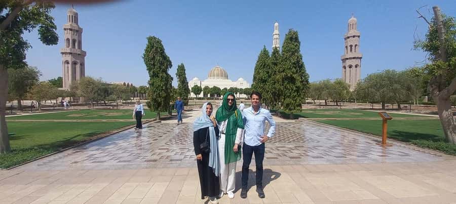 Muscat: Private Sightseeing Tour & Sultan Grand Mosque - Muttrah Souq brings the city down to street level