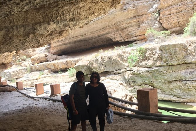 Muscat : Private trip to Wadi Shab for a full day with lunch - Walking into Wadi Shab