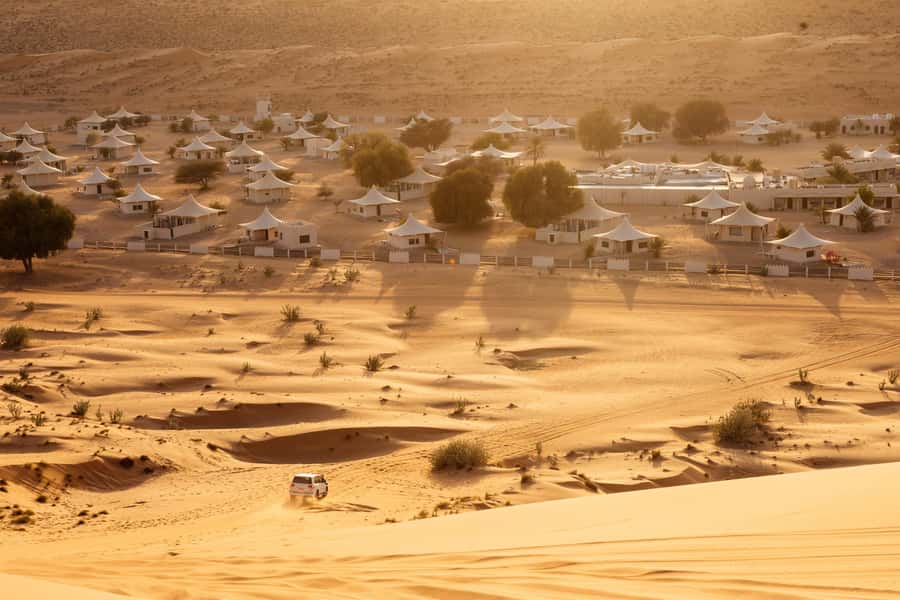Muscat: Wadi Bani Khalid Oasis & Oman Desert Tour - Sunset, sandboarding, and the best version to choose