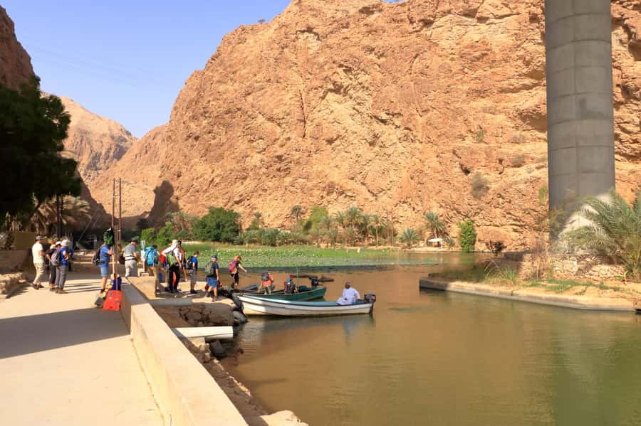 Muscat: Wadi Shab and Bimmah Sinkhole Full-Day Tour - Bimmah Sinkhole in 30 minutes